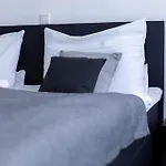 Cityappartment Huenfeld- Smarttv Freewlan Balkon, In Wenigen Minuten Am Bahnhof, Innenstadt Und Doch Ruhig Gelegen - Ideal Fuer Paare Oder Geschaeftsreisen Hünfeld