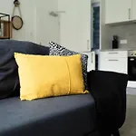 Lejlighed Cityappartment Huenfeld- Smarttv Freewlan Balkon, In Wenigen Minuten Am Bahnhof, Innenstadt Und Doch Ruhig Gelegen - Ideal Fuer Paare Oder Geschaeftsreisen