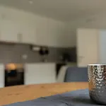 Cityappartment Huenfeld- Smarttv Freewlan Balkon, In Wenigen Minuten Am Bahnhof, Innenstadt Und Doch Ruhig Gelegen - Ideal Fuer Paare Oder Geschaeftsreisen Hünfeld