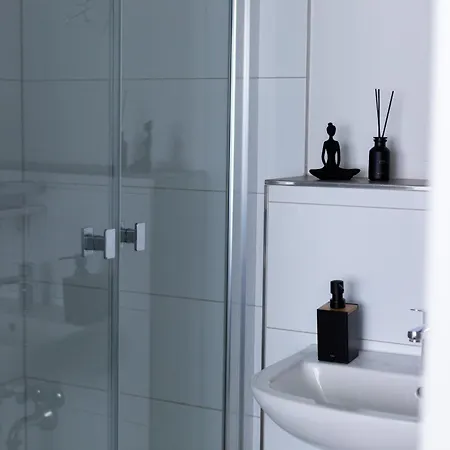 Cityappartment Huenfeld- Smarttv Freewlan Balkon, In Wenigen Minuten Am Bahnhof, Innenstadt Und Doch Ruhig Gelegen - Ideal Fuer Paare Oder Geschaeftsreisen Апартаменты Хюнфельд