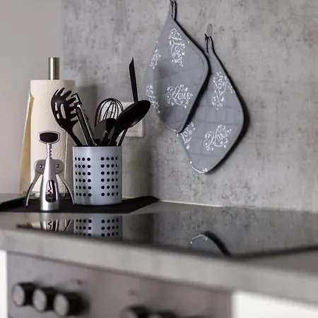 Cityappartment Huenfeld- Smarttv Freewlan Balkon, In Wenigen Minuten Am Bahnhof, Innenstadt Und Doch Ruhig Gelegen - Ideal Fuer Paare Oder Geschaeftsreisen *