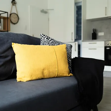 Apartment Cityappartment Hünfeld- Smarttv Freewlan Balkon, In Wenigen Minuten Am Bahnhof, Innenstadt Und Doch Ruhig Gelegen - Ideal Für Paare Oder Geschäftsreisen
