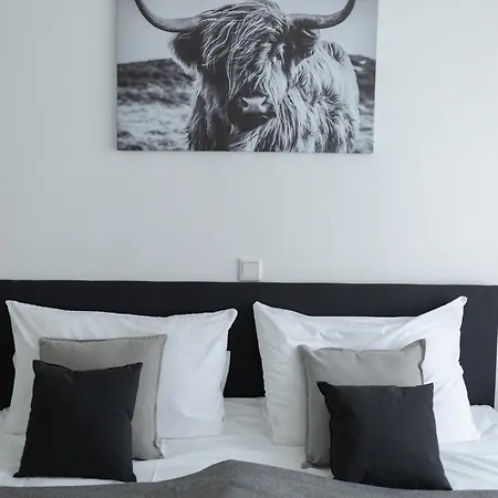 Апартаменты Cityappartment Huenfeld- Smarttv Freewlan Balkon, In Wenigen Minuten Am Bahnhof, Innenstadt Und Doch Ruhig Gelegen - Ideal Fuer Paare Oder Geschaeftsreisen Хюнфельд