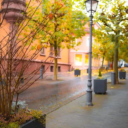 Apartment Cityappartment Hünfeld- Smarttv Freewlan Balkon, In Wenigen Minuten Am Bahnhof, Innenstadt Und Doch Ruhig Gelegen - Ideal Für Paare Oder Geschäftsreisen