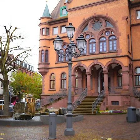 Cityappartment Huenfeld- Smarttv Freewlan Balkon, In Wenigen Minuten Am Bahnhof, Innenstadt Und Doch Ruhig Gelegen - Ideal Fuer Paare Oder Geschaeftsreisen