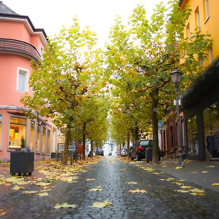 Cityappartment Huenfeld- Smarttv Freewlan Balkon, In Wenigen Minuten Am Bahnhof, Innenstadt Und Doch Ruhig Gelegen - Ideal Fuer Paare Oder Geschaeftsreisen *