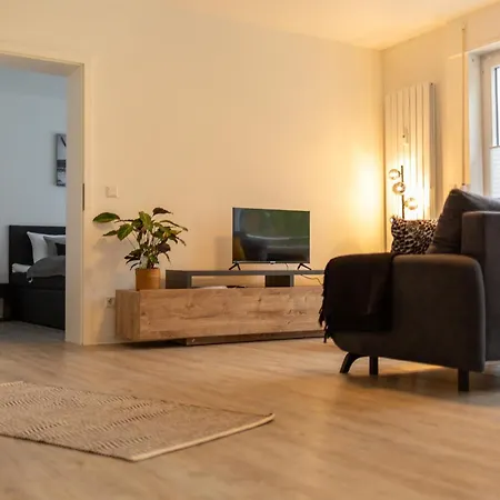 Cityappartment Huenfeld- Smarttv Freewlan Balkon, In Wenigen Minuten Am Bahnhof, Innenstadt Und Doch Ruhig Gelegen - Ideal Fuer Paare Oder Geschaeftsreisen *