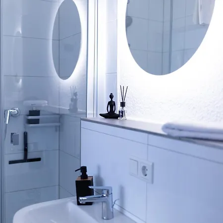 Cityappartment Huenfeld- Smarttv Freewlan Balkon, In Wenigen Minuten Am Bahnhof, Innenstadt Und Doch Ruhig Gelegen - Ideal Fuer Paare Oder Geschaeftsreisen Апартаменты