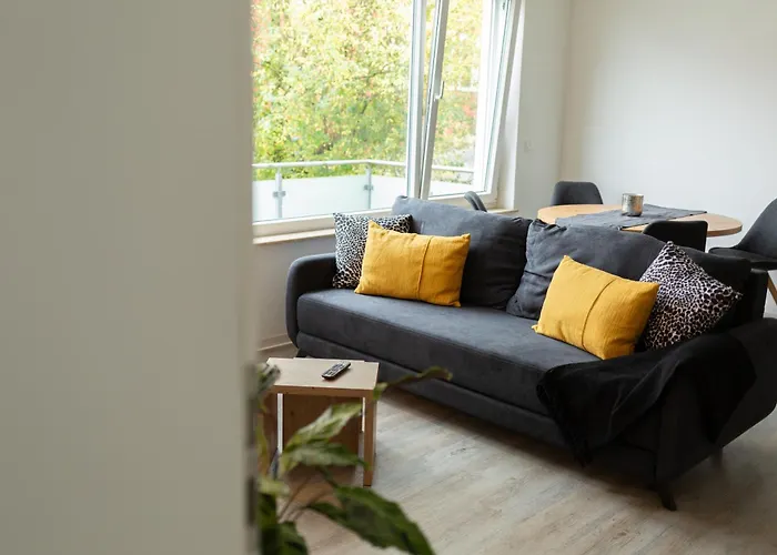 Apartment Cityappartment Hünfeld- Smarttv Freewlan Balkon, In Wenigen Minuten Am Bahnhof, Innenstadt Und Doch Ruhig Gelegen - Ideal Für Paare Oder Geschäftsreisen