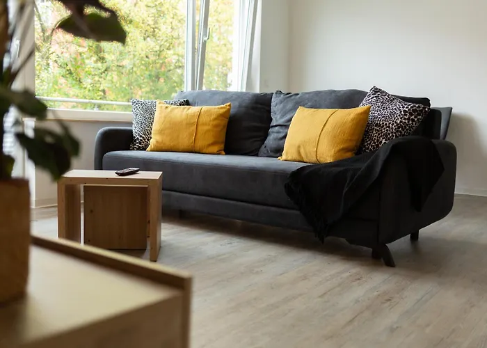 Cityappartment Huenfeld- Smarttv Freewlan Balkon, In Wenigen Minuten Am Bahnhof, Innenstadt Und Doch Ruhig Gelegen - Ideal Fuer Paare Oder Geschaeftsreisen *